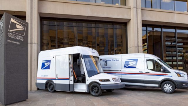 USPS представила первые зарядные станции для электромобилей