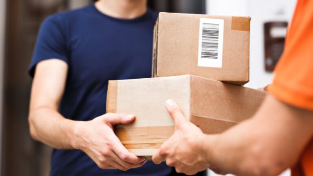 Курьеры Evri добились повышения выплат на 13%