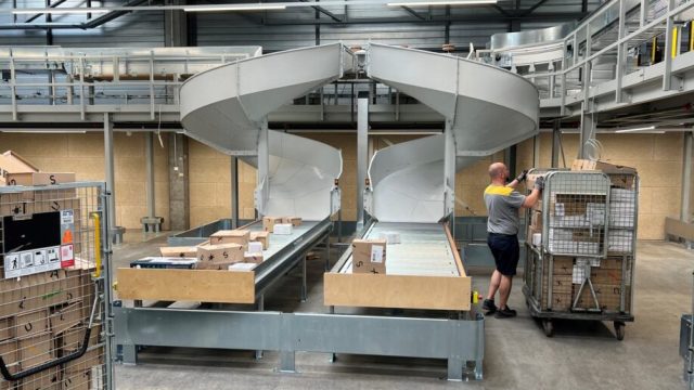 Swiss Post открыла региональный сортировочный центр посылок в Швейцарии