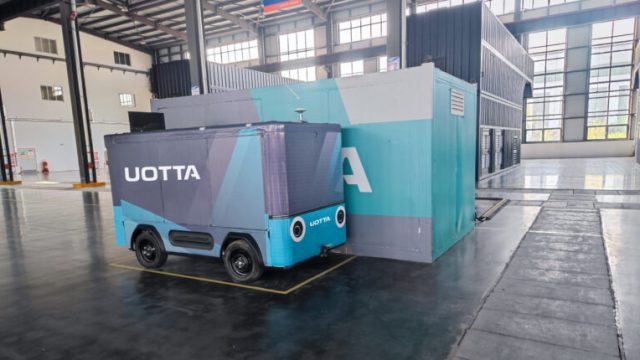 U Power представила автономный беспилотный логистический автомобиль с заменой батарей