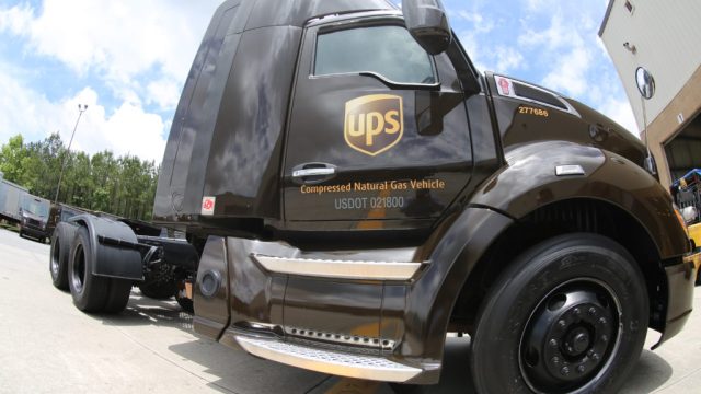 UPS инвестирует $130 млн в транспорт на альтернативном топливе