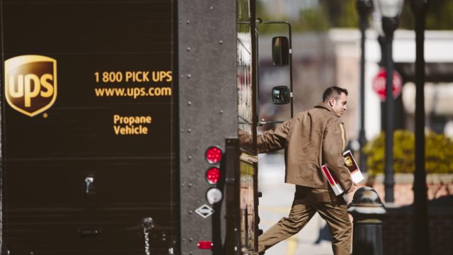 UPS тестирует умные системы доступа Latch для доставки в многоквартирные дома Нью-Йорка
