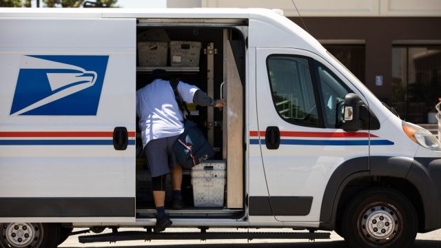USPS наймёт 10 000 сезонных сотрудников для подготовки к праздничному периоду