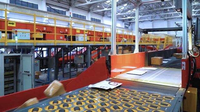 Wayzim представила автоматическую систему поштучной подачи посылок производительностью 10 000 отправлений в час