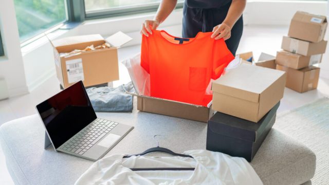 Zara столкнулась с критикой из-за платы за возврат товаров