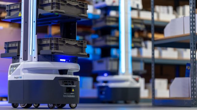 Zebra Technologies объединила три автономных мобильных робота в новом решении для комплектации заказов