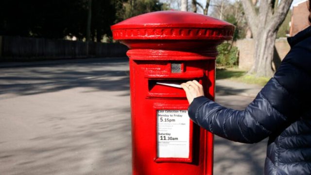 Депутаты Великобритании заявили, что Royal Mail «отдаёт приоритет посылкам, а не письмам»