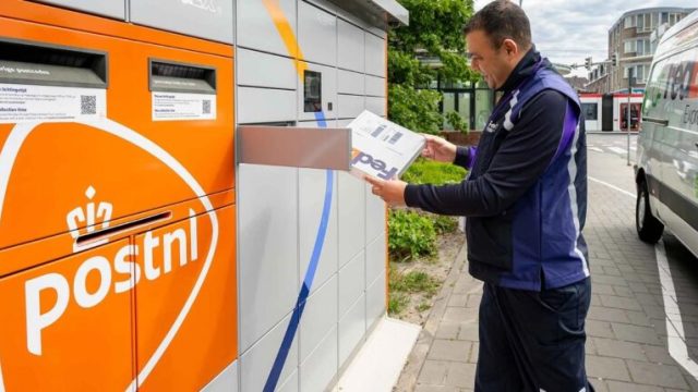 Посылки FedEx теперь принимают в постаматах PostNL
