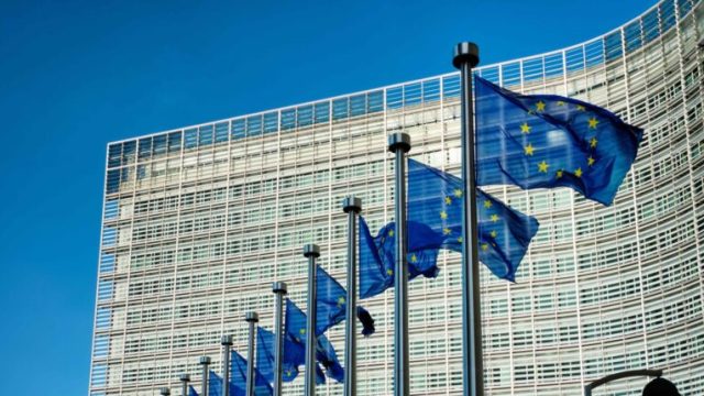Страны ЕС одобрили таможенную пошлину €3 на недорогие посылки из интернет-магазинов