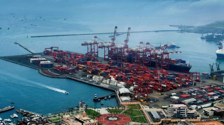 Терминал DP World в Кальяо обработал два миллиона TEU за один год