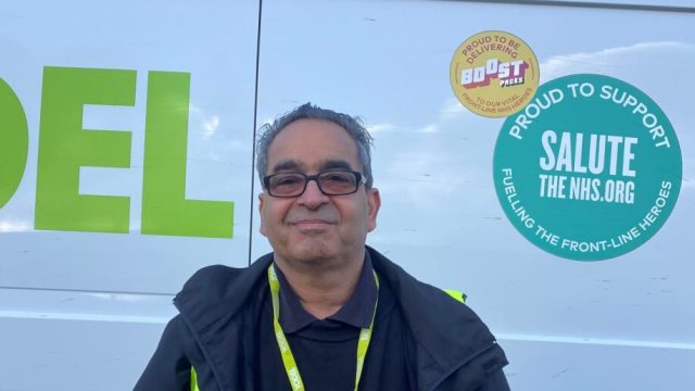Водитель Yodel отметил 40 лет работы в компании
