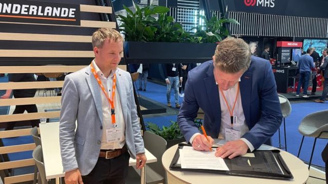 НОВОСТИ EXPO: Vanderlande и AWL представили роботизированную систему отбора мелких отправлений на Parcel+Post Expo