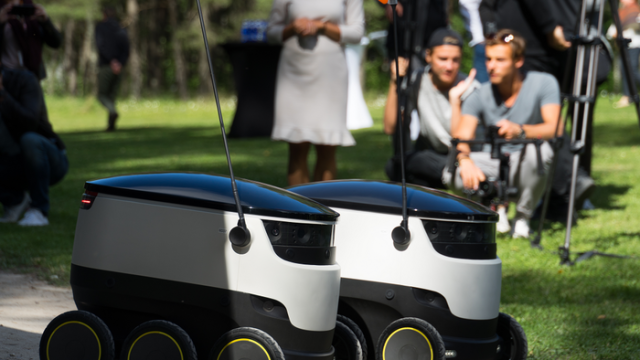 Пилотный проект Omniva Robovan вышел в финальный этап European Business Awards