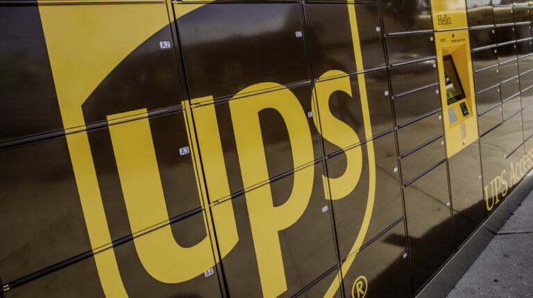 Прибыль UPS в IV квартале 2023 года снизилась на 22,5%