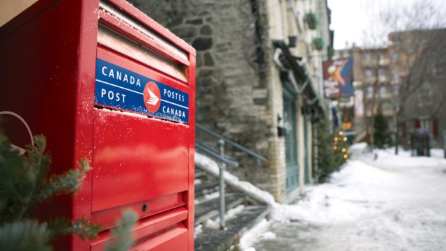 Проблемы с оплатой труда привели к убытку Canada Post