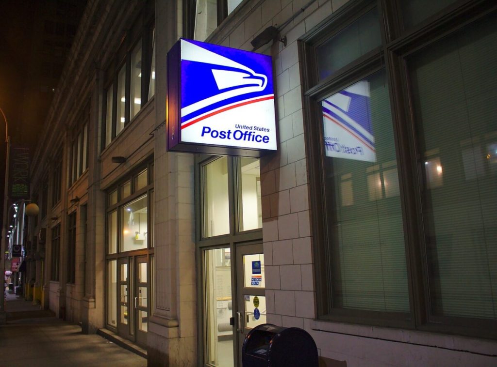 Рост почтовых тарифов увеличивает убытки USPS, предупреждает общественная организация