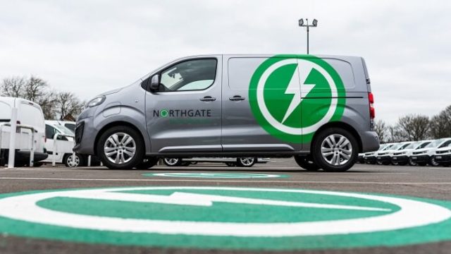 Снижение углеродных выбросов остаётся главным приоритетом для парков лёгкого коммерческого транспорта