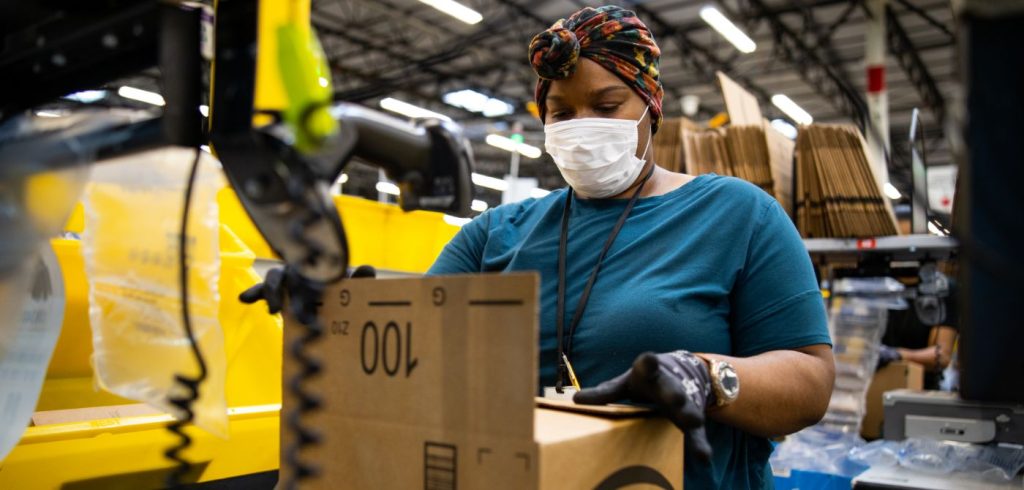 Сотрудники Amazon объявили забастовку в Ковентри