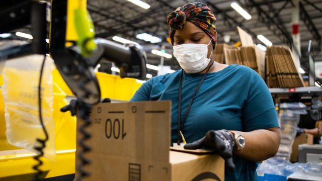 Сотрудники Amazon объявили забастовку в Ковентри