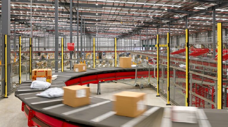 Стратегия Post26 помогла Australia Post сократить убыток