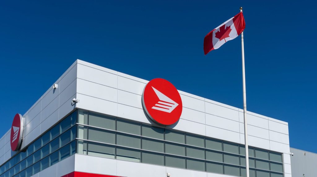 Canada Post сократила убыток до вычета налогов на фоне восстановления объёмов посылок после соглашения с профсоюзом