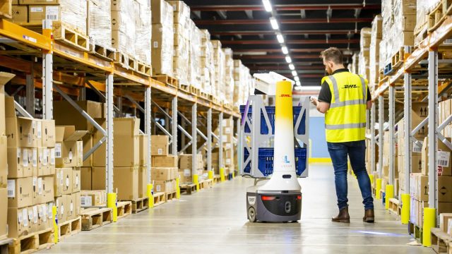 DHL: люди останутся в центре логистики по мере того, как ИИ будет выполнять всё больше задач