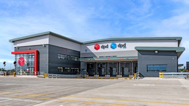 DPD открыла автоматизированный распределительный центр на севере Англии с пропускной способностью 50 000 посылок в день